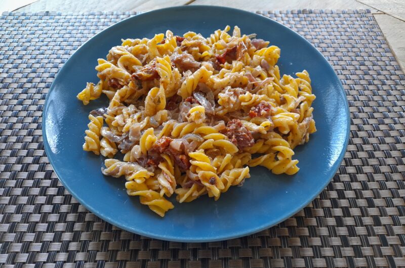 Recept voor uienpasta met gepofte knoflook